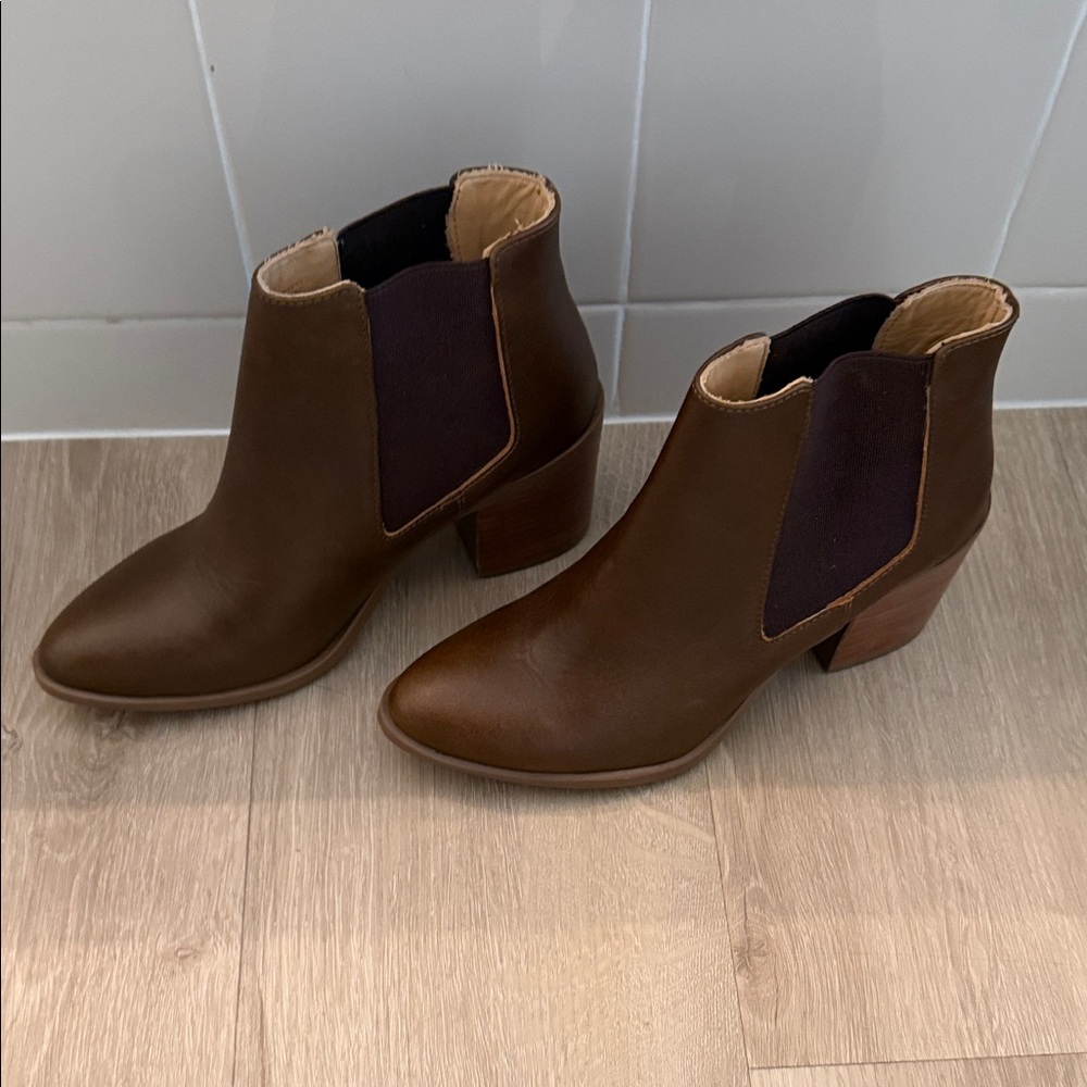 Nisolo Brown Ankle Boots